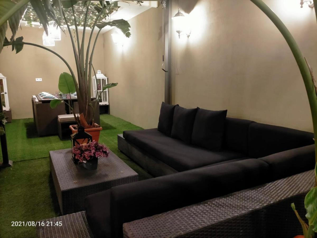 Casa Flores Del Mediterraneo บาดาโลนา ภายนอก รูปภาพ